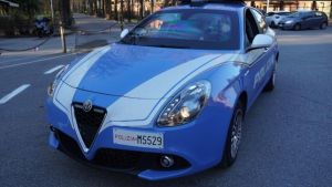 Furto al bar Dolce Vita, il titolare trova il ladro seduto al tavolo