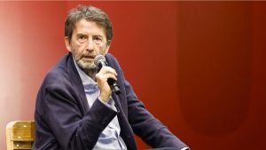 Slitta il vertice del 