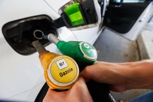 Flambée des prix des carburants – « Je ne mange plus les week-ends. » Des usagers à bout [vidéo]