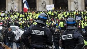 Više od 10.000 policajaca na ulicama Pariza: Traže povećanje plata i dodataka za rizične uslove rada
