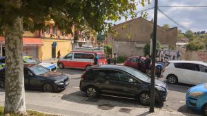Una mujer de avanzada edad, trasladada al hospital tras ser atropellada por un coche en el barrio ovetense de la Tenderina
