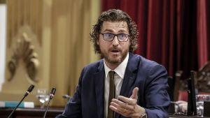 El universo paralelo en el que habita Sebastià Sagreras, portavoz del PP
