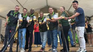 Wilkin Aquiles se estrena en Villaviciosa, la única prueba de escanciadores que le faltaba por ganar en Asturias