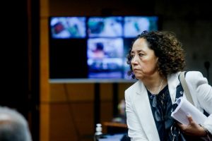 Fiscal Chong logra seguir a cargo del caso contra el alto mando de Carabineros tras sus derrotas