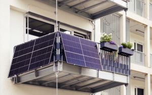 Advocates want plug-in solar legal in Australia within 10 months