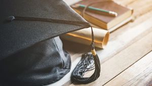 Πυρά Λαζαράτου για τη νυχτερινή τροπολογία για τα ιδιωτικά πανεπιστήμια: «Πρωτοφανής για Κράτος Δικαίου»