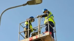 A Chimenti lampioni fuori uso. Protestano i residenti della zona