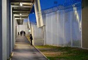 La France emprisonne à tour de bras sans empêcher la récidive : voici 3 mesures pour économiser 1 milliard d’euros par an