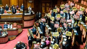 La legge elettorale passa anche al Senato. Ciriani: “La fiducia alla Camera? Ho perplessità”. Scontro su Schengen con Madrid