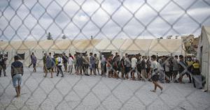 El Gobierno levantará dos centros permanentes para identificar inmigrantes en Ceuta y Melilla