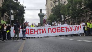 Opozicione stranke u Srbiji odustaju od svojih izbornih lista i staju uz studente