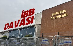 İBB davasını takip eden gazetecilere erişim engeli