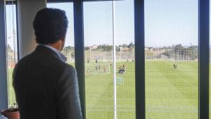 El Sporting de la urgencia y la inversión de 70 millones: análisis del equilibrio deportivo y financiero para el salto a Primera