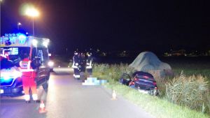 Gianluca morto nell’incidente: ha un malore alla guida, si accascia sulla moglie e l’auto va fuori strada