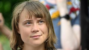 Greta Thunberg lancia la battaglia delle mele contro Apple: “Alimenta i genocidi, fa profitti con la brutale violazione dei diritti civili in Palestina e Congo”