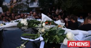 Η απώλεια του Γιώργου Μαζωνακη και το τραγούδι της μνήμης