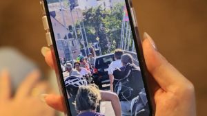 Falsch abgebogen? Aargauer Autofahrer verirrt sich auf den Radweg der Alten Rheinbrücke von Konstanz