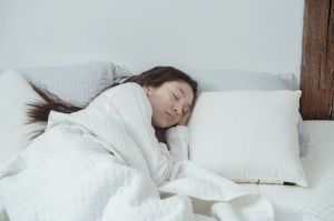 CDC Report Finds 71.5% of U.S. Adults Felt Fatigued in 2024 as Women and Young Adults Lead Rates