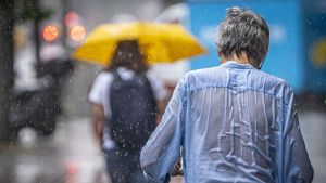 Un episodio de granizo descarga en Girona antes de las lluvias torrenciales previstas a última hora de la tarde en Barcelona