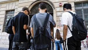 Scuola, la Toscana resta fuori dai 19 milioni per le supplenze Ata: “Una ritorsione per aver cercato di resistere al dimensionamento”