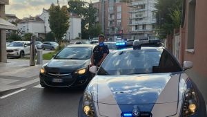 «Sentiamo forte odore di bruciato»: due malesseri in un condominio a Pordenone