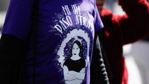 Nombrar todas al agresor contra los 
