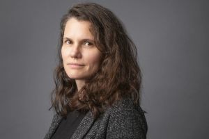 Dans sa chronique LES PASSANTES, Fabienne Lemahieu questionne le statut des « petits auteurs » qui sont partis à la suite du limogeage d’Olivier Nora de la direction de Grasset. Ils sont certainement ceux qui ont le plus à perdre.