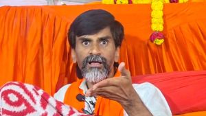 Maratha activist Jarange Patil ends hunger strike after 20 days, gives govt 3 months to consider demands