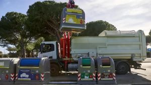 I ’virtuosi’ dei rifiuti. La raccolta differenziata tra porta a porta e cassonetti stradali
