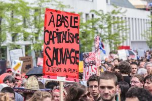 Idées | Face à la vie chère, aux attaques autoritaires et au climat précaire, la riposte sera populaire!