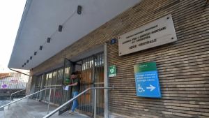 Intonaci compromessi, l’Asugi svuota la sede di via Farneto a Trieste: trasferiti addetti e sportelli