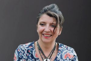 Carole Martinez s’interroge cette semaine sur l’accélération du temps dans nos sociétés connectées, et nous enjoint d’appuyer sur pause.