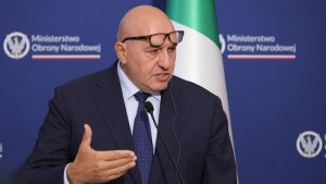 La svolta nei cieli. Parla Crosetto