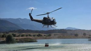 Helikopter OS BiH i danas nastavlja gašenje požara na Čvrsnici