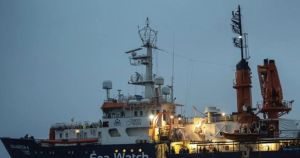 Il soccorso rosso di toghe, camici bianchi e Ong