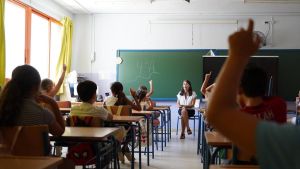 Profesores y agentes inmobiliarios son las profesiones donde más están subiendo los salarios