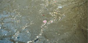 Comment les « avalanches » sous‑marines transportent les plastiques jusqu’aux abysses