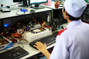 Notre cerveau fonctionne avec seulement 20 watts. L’informatique neuromorphique pourrait-elle en faire autant ?