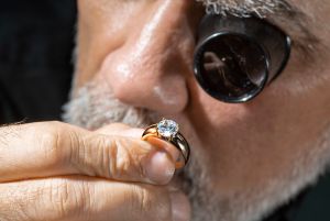 Oro e diamanti: ecco come sta cambiando il mercato delle pietre preziose