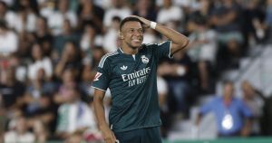 Via la maglia pro-Ceuta, Mbappé idolo dei compagni