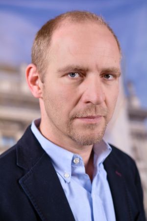 Florijan Biber u Beogradu: U Evropskoj kući predstavljanje knjige „Piromani na Balkanu“, koju je posvetio studentima i građanima u protestu