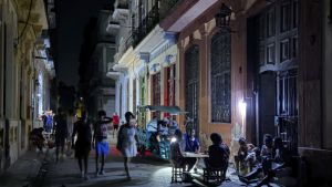 In Havana moeten ze het doen met een paar uur stroom per dag. ‘Zo erg hebben we het nog nooit meegemaakt’