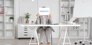 « Tu souffres de bouffée de chaleur ? » La ménopause, ce tabou qui creuse les inégalités au travail