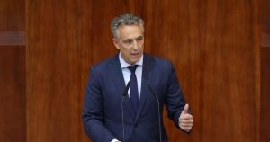 El consejero de Ayuso Carlos Novillo justifica con una expresión racista su gestión de los incendios: 