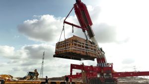 25-ton Second Temple-era mikveh lifted from ground intact during Kiryat Gat construction