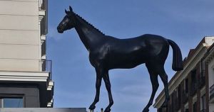 El pedestal vacío