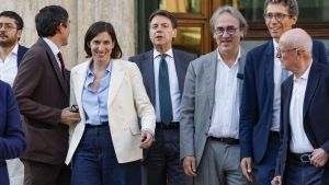 Conte e Bonelli frenano Schlein. 