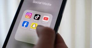 Social-Media-Verbot für Kinder: Auch die Erwachsenen haben ein Problem