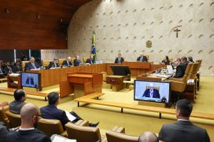 Dino afasta STF da luta política, Cármen levou Lula à prisão e Mendonça afronta o Direito