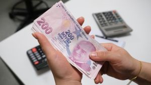 İç talep zayıf, faiz indirimi zor, dış talep şart